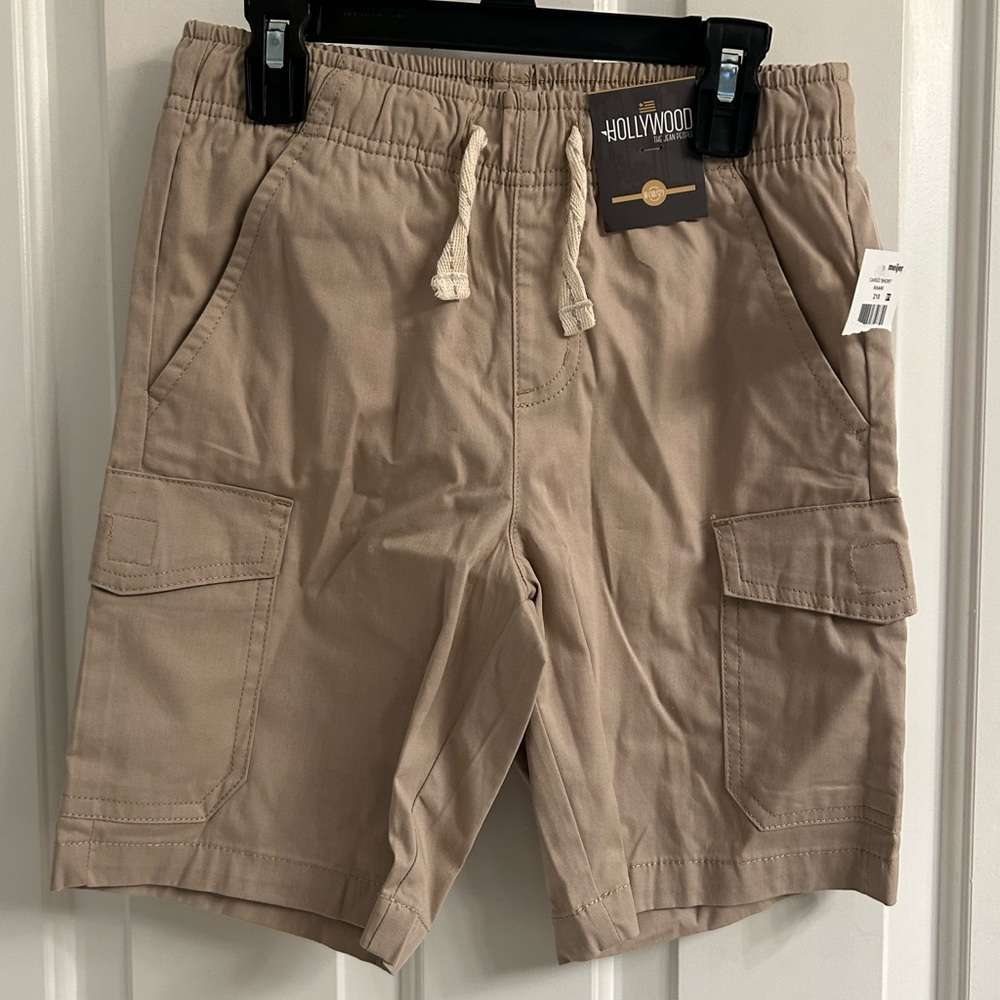 NWT-Hollywood Khaki Cargo Shorts